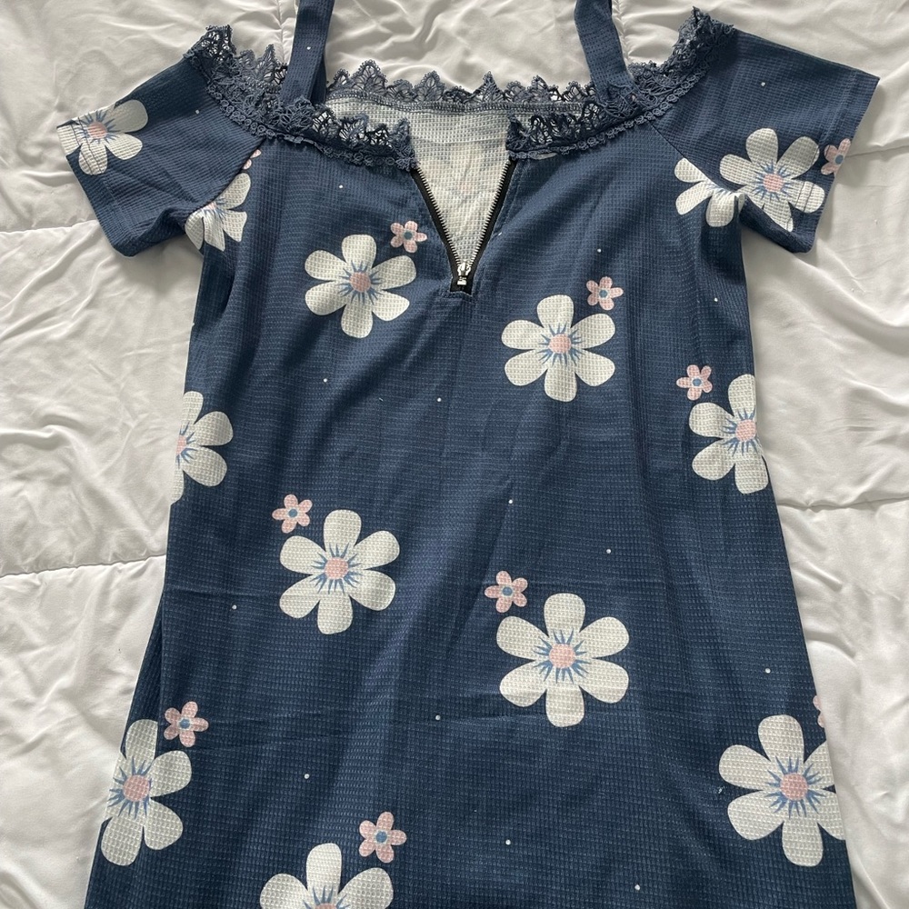 Women’s off the shoulder top size S